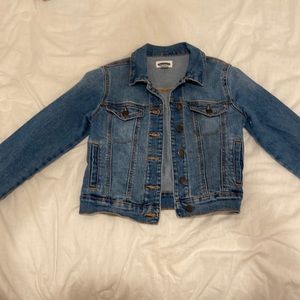 hi! i’m selling a denim jean jacket